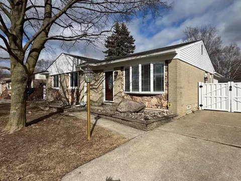9675 Jackson St, Van Buren, MI 48111