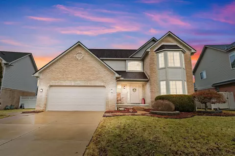23868 Stacey Dr, Brownstown, MI 48183