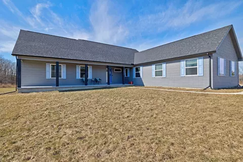 3640 Hollow Pine Crt Ct, Almont, MI 48003
