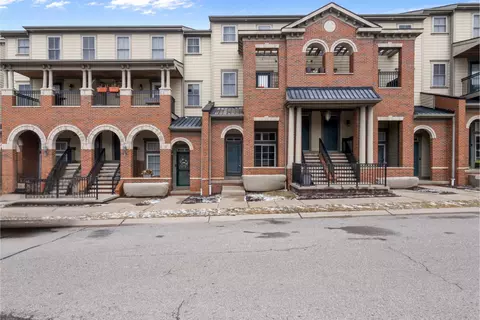 3885 Forester Blvd, Auburn Hills, MI 48326