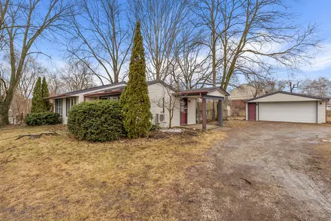24235 Glenda St, Novi, MI 48375