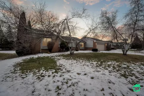 33143 Tulipwood Rd, Farmington Hills, MI 48334