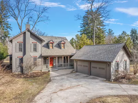 27160 W 14 Mile Rd, Franklin, MI 48025