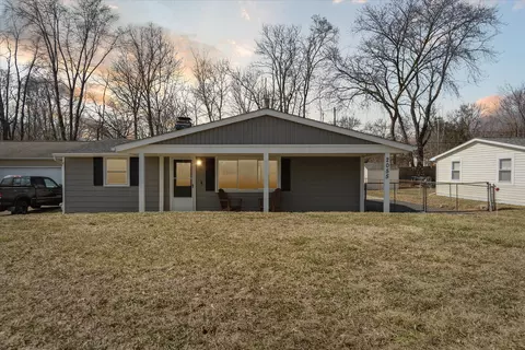 2055 Hoeft Dr, Commerce, MI 48390