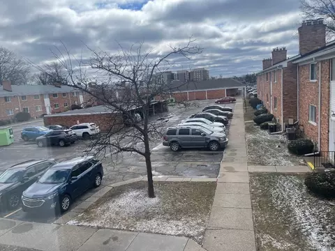 29 Hoover Rd #268, Warren, MI 48093