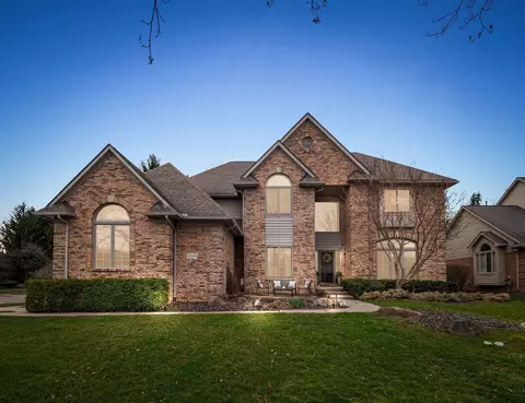 21859 Barclay Dr, Novi, MI 48374