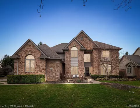 21859 Barclay Dr, Novi, MI 48374
