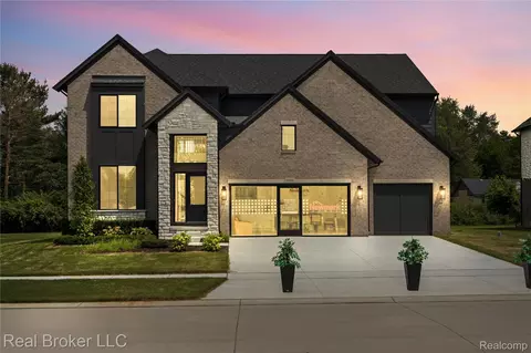 35683 Kilkenny Dr, New Baltimore, MI 48047