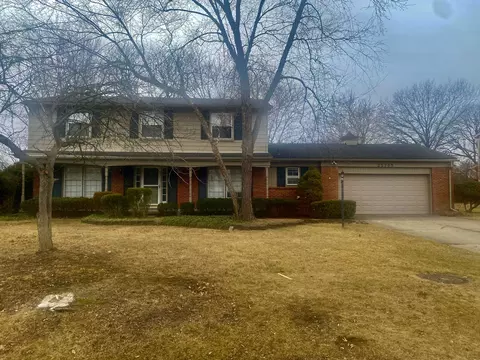 25705 Castlereigh Dr, Farmington Hills, MI 48336