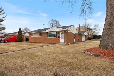 12393 Sorrento Blvd, Sterling Heights, MI 48312