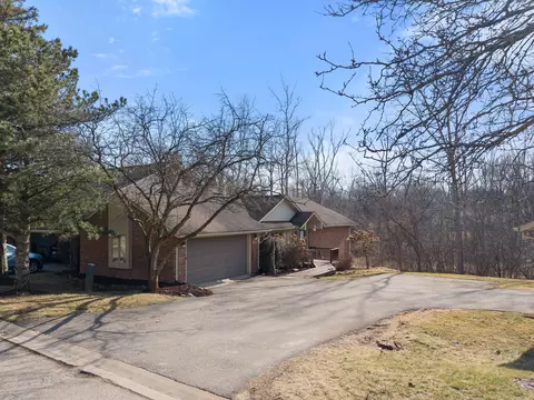 5523 Walnut Cir W, West Bloomfield, MI 48322