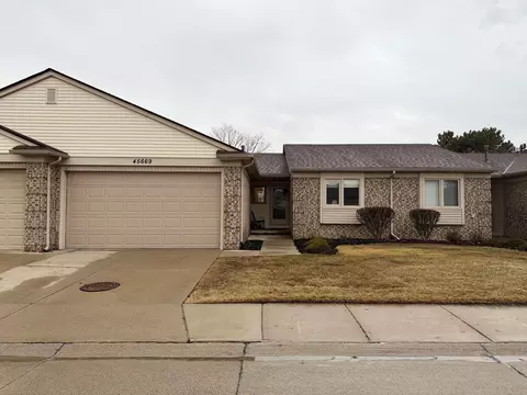 45669 Plum Tree Ln, Shelby Township, MI 48315