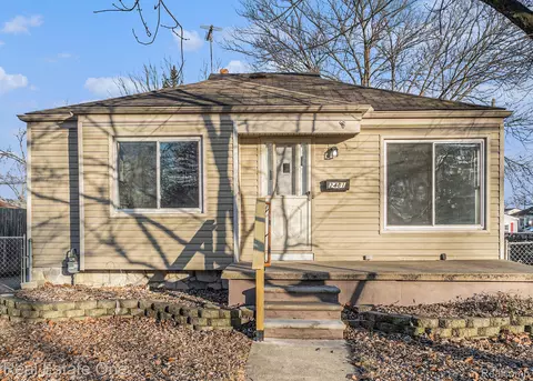 2481 Applewood Ave, Lincoln Park, MI 48146