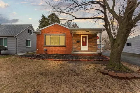 29374 Park St, Roseville, MI 48066