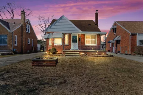 23107 David Ave, Eastpointe, MI 48021