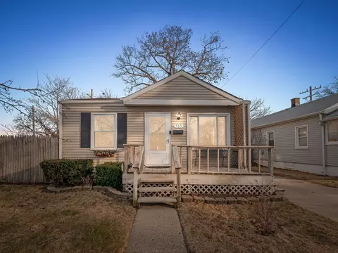 963 E Madge Ave, Hazel Park, MI 48030