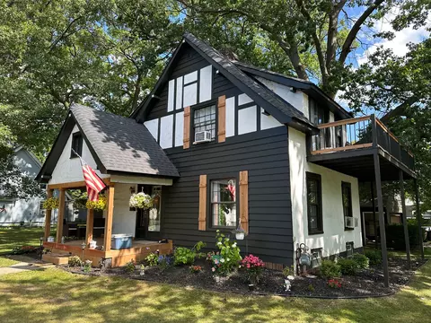 838 Jenkinson St, Port Huron, MI 48060