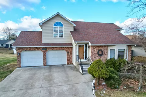 1135 Drury Ln, Flushing, MI 48433 photo 1