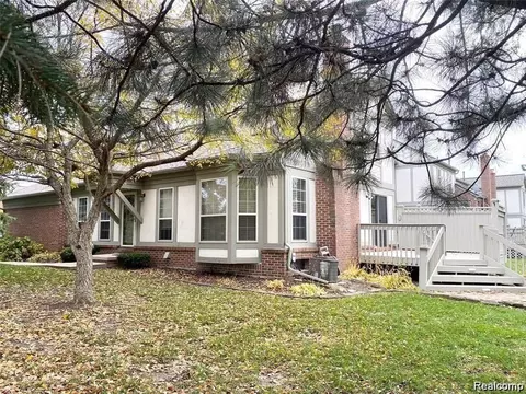 1900 Hawks Nest Crt Ct #60, Canton, MI 48188