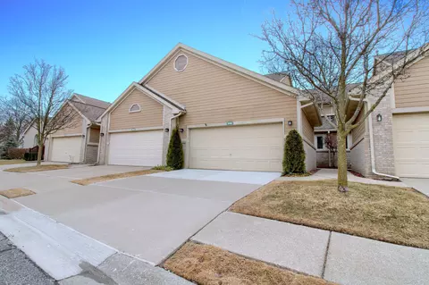 9362 Eastwind Dr, Livonia, MI 48150
