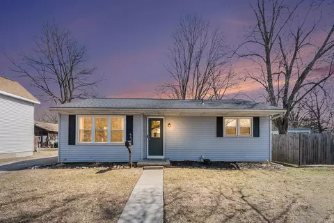 433 Fulton St, Williamston, MI 48895