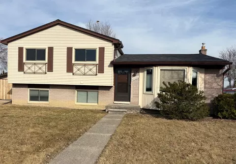 40006 Stimpson Dr, Sterling Heights, MI 48310