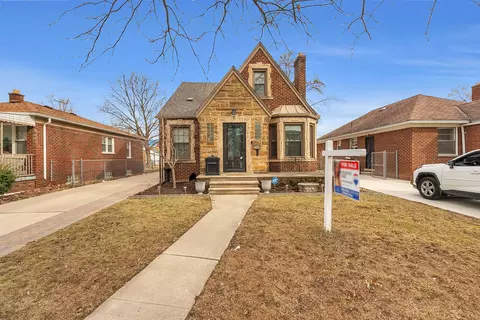 1058 Moran Ave, Lincoln Park, MI 48146