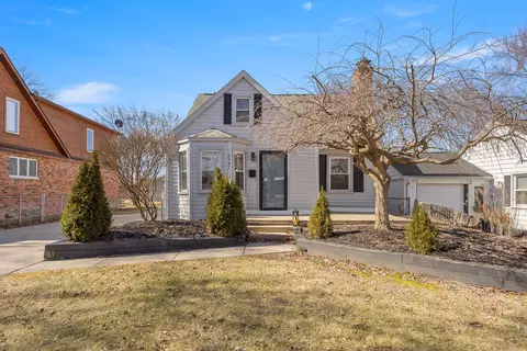 6447 Centralia St, Dearborn Heights, MI 48127