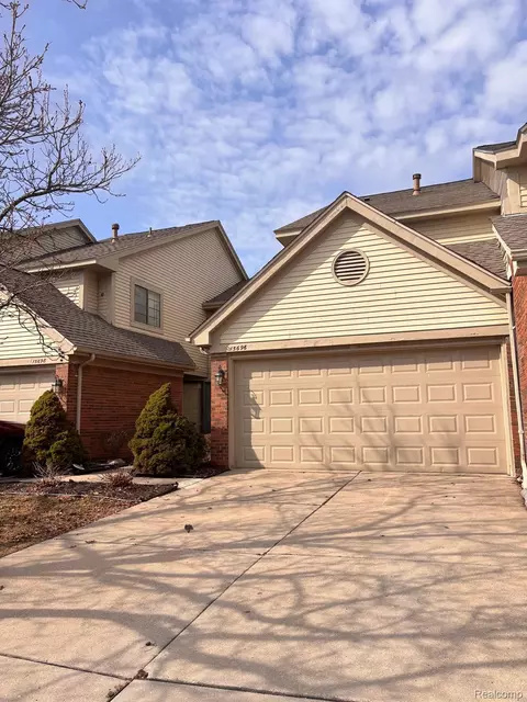 15696 Golfview Dr Crt Ct, Riverview, MI 48193