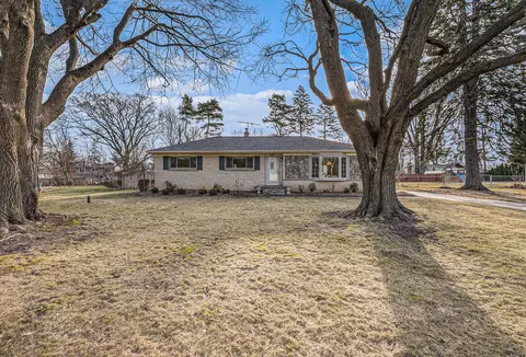 1726 Pedersen Rd, Commerce, MI 48390