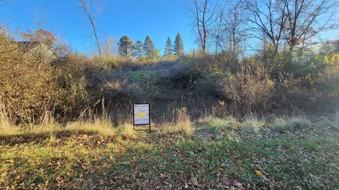 14 Rochawies Dr, Oakland, MI 48363