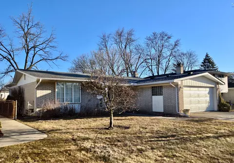 38974 Dover St, Livonia, MI 48150