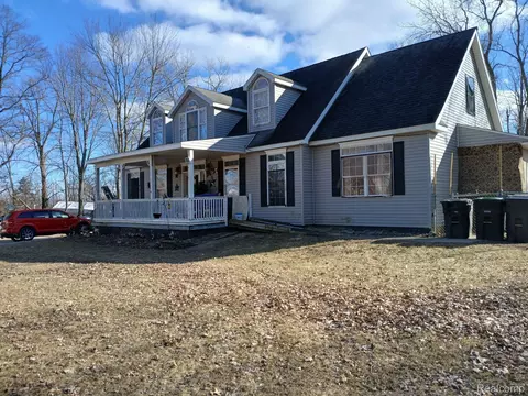 2403 E Rauch Rd, Erie, MI 48133