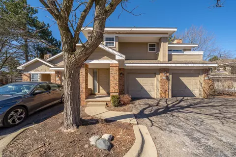 6624 Fireside Crt 5 Ct, West Bloomfield, MI 48322