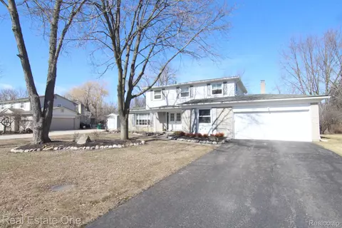 28824 Still Vly, Farmington Hills, MI 48334