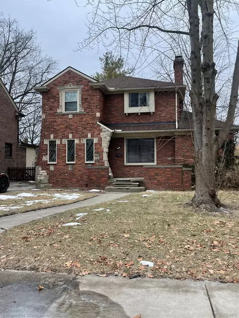 1367 Bishop Rd, Grosse Pointe Park, MI 48230