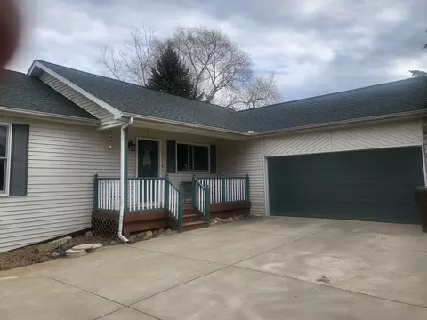 4220 Happy Hollow Ln, Oceola, MI 48855