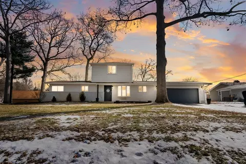 1405 Shankin Dr, Wolverine Lake, MI 48390