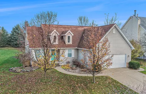 294 Creekwood Cir, Linden, MI 48451