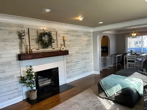 2405 North Rd, Fenton, MI 48430