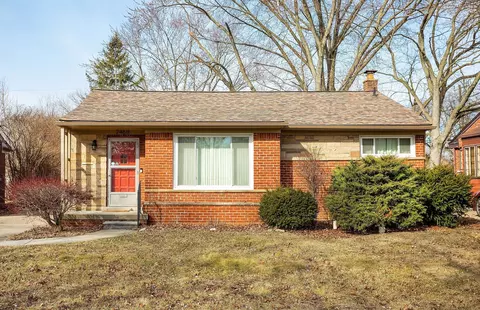 24611 Gardner St, Oak Park, MI 48237