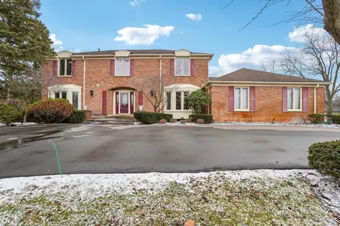 3239 Parkland Dr, West Bloomfield, MI 48322