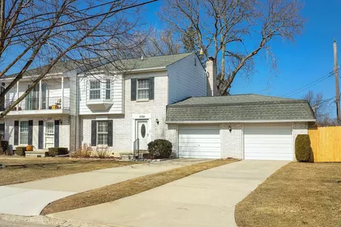 2324 Hillendale Dr, Rochester Hills, MI 48309