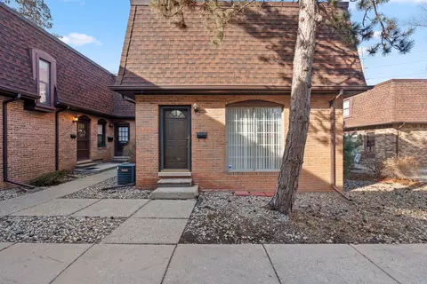 5095 Crooks Rd #1, Royal Oak, MI 48073