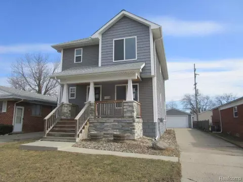 28026 Elmdale St, Saint Clair Shores, MI 48081