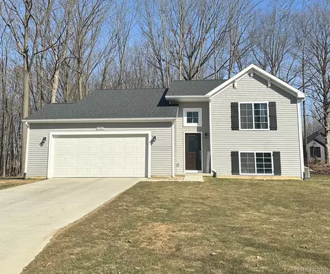 1350 Timberline Dr, Mundy, MI 48507