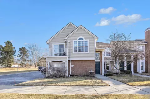 5837 Pine Aires Dr, Sterling Heights, MI 48314