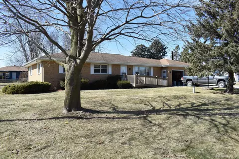5211 N Fowlerville Rd N, Handy, MI 48836