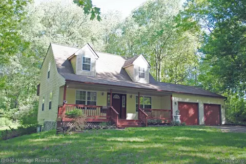 6637 Cedar Lake Rd, Putnam, MI 48169