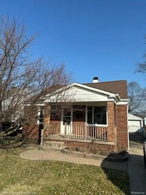 24640 Wilmot Ave, Eastpointe, MI 48021